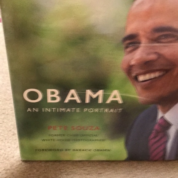 🌸NEW🌸 Obama Book: An Intimate Portrait By Pete Souza Sealed In Plastic - Picture 3 of 12